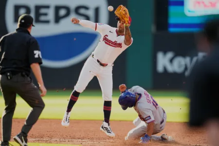 Torrens drives in 4 to lead Mets past Guardians 6-2